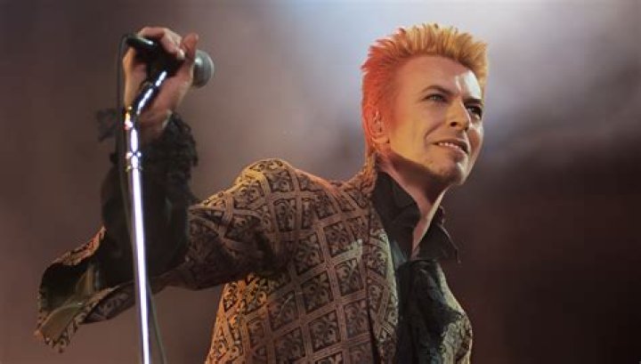 12 Pop Singers Who Didnt Actually Sing on Their Hit Songs