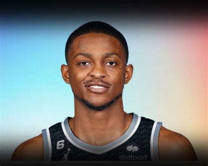 DeAaron Fox Bio, Age, Height, Career, Net Worth, Family