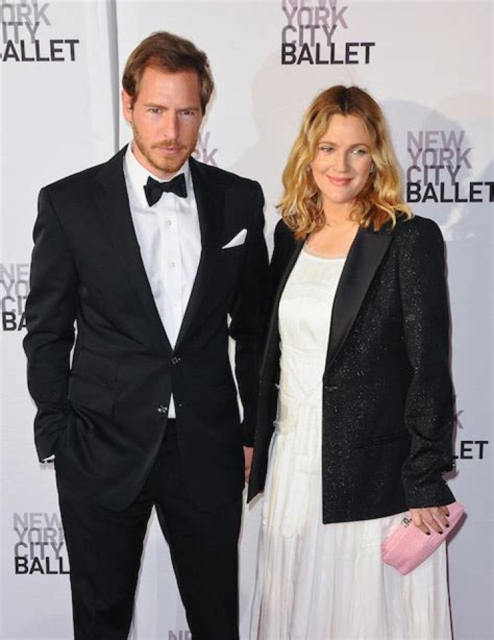 Drew Barrymore Height, Weight, Age, Spouse, Family, Facts, Biography