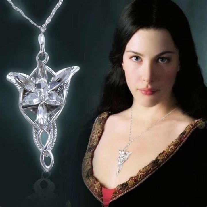 Is Arwen's necklace in the books?