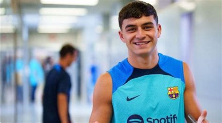 Pedri Bio, Age, Height, Girlfriend, Parents, Net worth ·